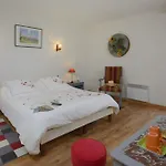 Frühstückspension Domaine De La Cour 3*