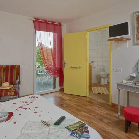 Domaine De La Cour Bed & Breakfast