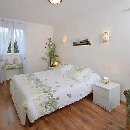 Domaine De La Cour Bed & Breakfast