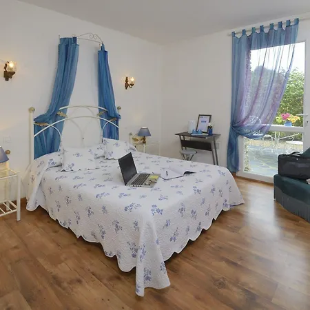 Domaine De La Cour B&B Sainte-Gemme-dʼAndigné