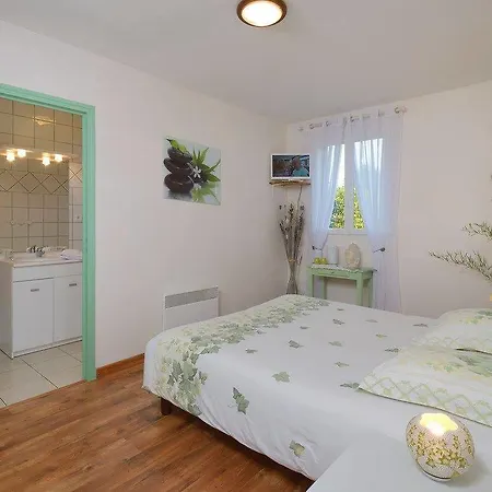 Domaine De La Cour Bed & Breakfast