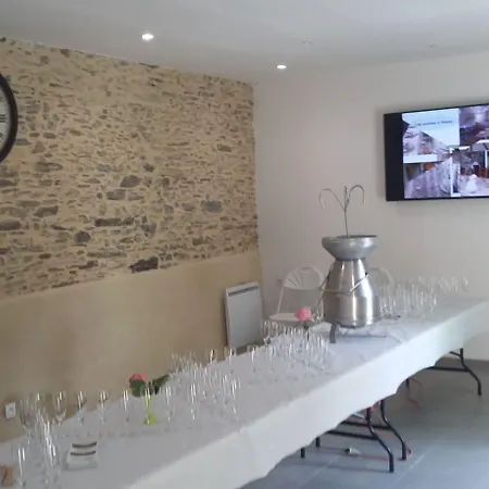 Domaine De La Cour Bed & Breakfast