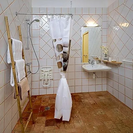 Domaine De La Cour Bed & Breakfast
