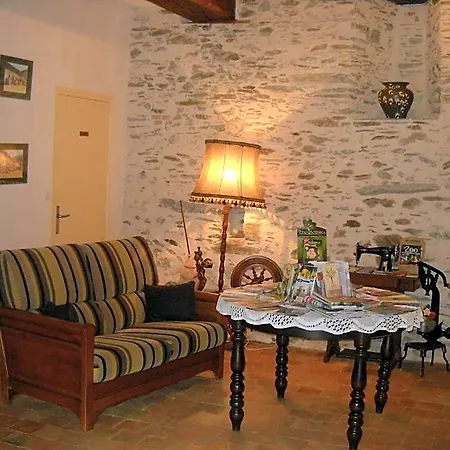 Domaine De La Cour Bed & Breakfast