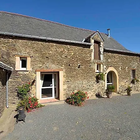 Domaine De La Cour Bed & Breakfast 3*