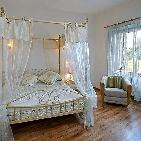 Domaine De La Cour 3*