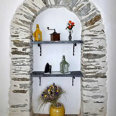 Domaine De La Cour Bed & Breakfast
