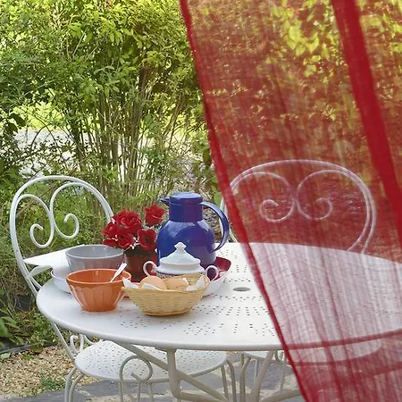 Bed & Breakfast Domaine De La Cour Sainte-Gemme-d'Andigne