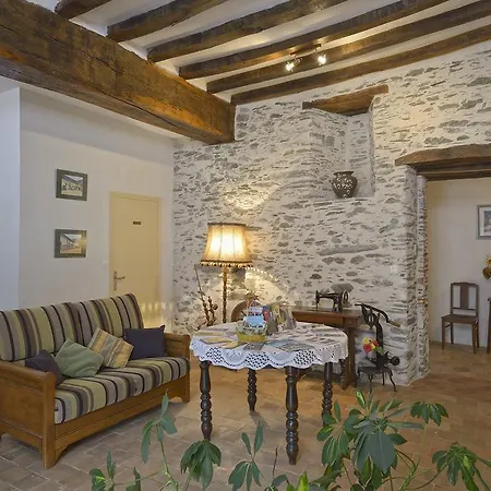 Domaine De La Cour