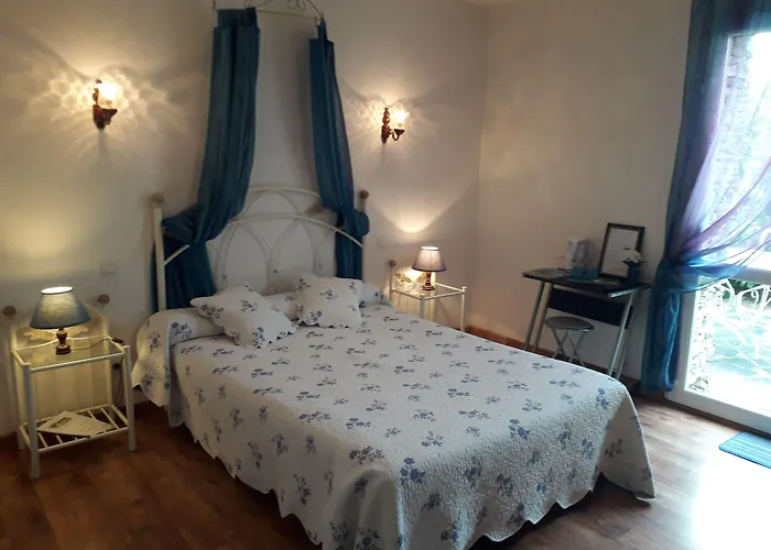 Bed & Breakfast Domaine De La Cour 3*