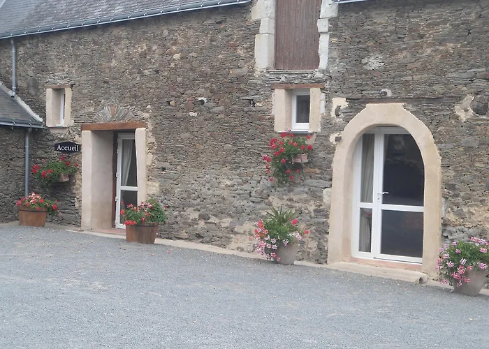 Domaine De La Cour Bed & Breakfast