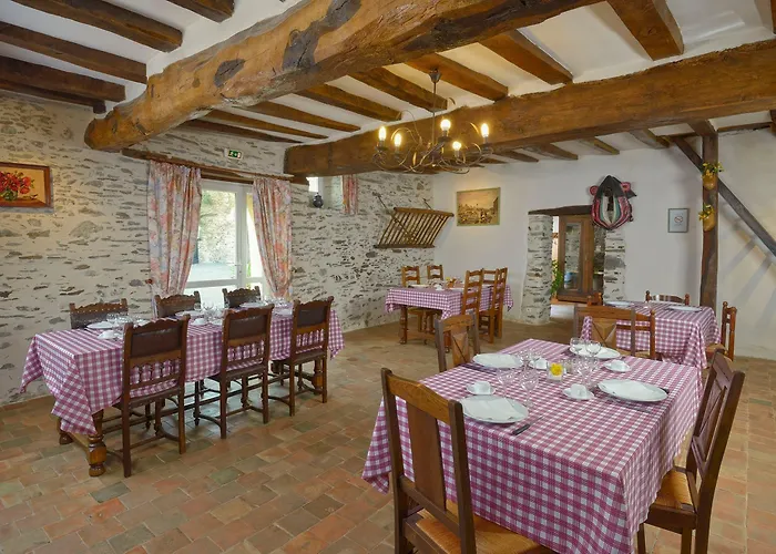 Domaine De La Cour Bed & Breakfast Sainte-Gemme-dʼAndigné