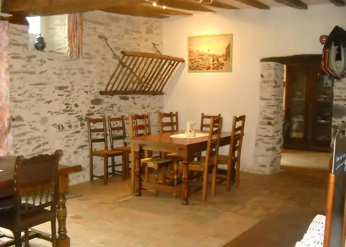 Domaine De La Cour 3* Sainte-Gemme-dʼAndigné